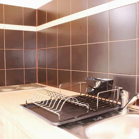 Casa Cu Obloane Albastre Holiday home *