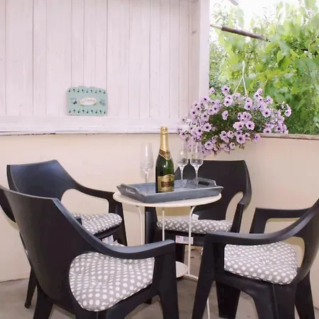 Holiday home Casa Cu Obloane Albastre
