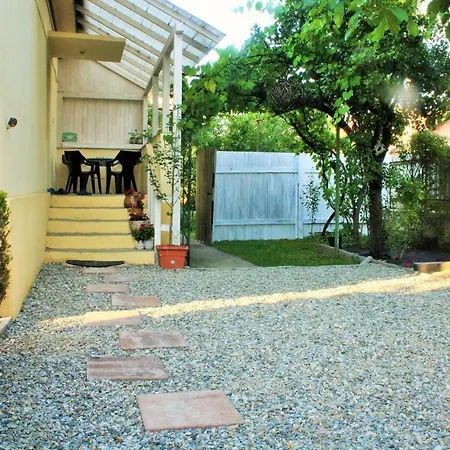 Holiday home Casa Cu Obloane Albastre *